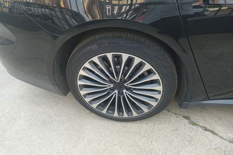 Used Nio ET7 2022 75 kWh Right Rear Wheel Hub