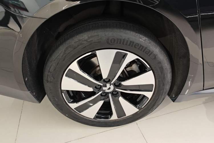Used Nio ET7 2022 75 kWh Right Rear Wheel Hub