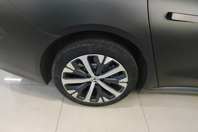 Used Nio ET7 2022 75 kWh Right Rear Wheel Hub