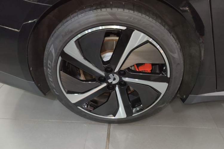 Used Nio ET7 2022 75 kWh Right Rear Wheel Hub