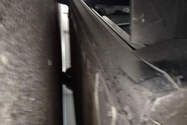 Used Nio ET7 2022 75 kWh Right Side Sill
