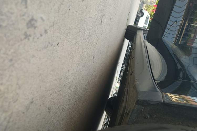 Used Nio ET7 2022 75 kWh Right Side Sill