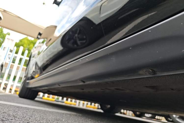 Used Nio ET7 2022 100kWh First Edition Right Side Sill