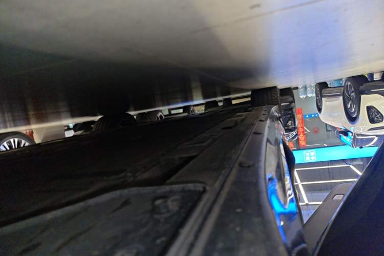 Used Nio ET7 2022 100 kWh Right Side Sill