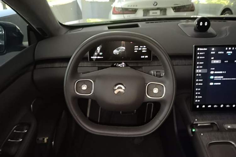 Used Nio ET7 2022 75 kWh Steering Wheel