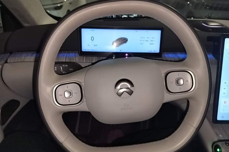 Used Nio ET7 2022 75 kWh Steering Wheel
