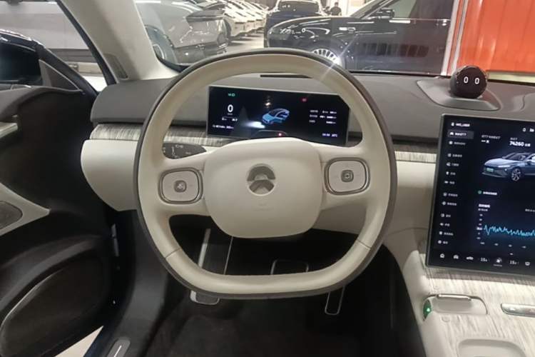 Used Nio ET7 2022 100kWh First Edition Steering Wheel