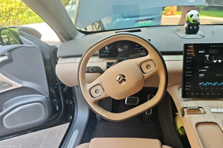 Used Nio ET7 2022 75 kWh Steering Wheel