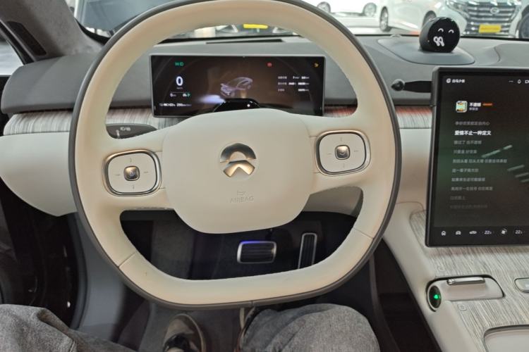 Used Nio ET7 2022 100kWh First Edition Steering Wheel