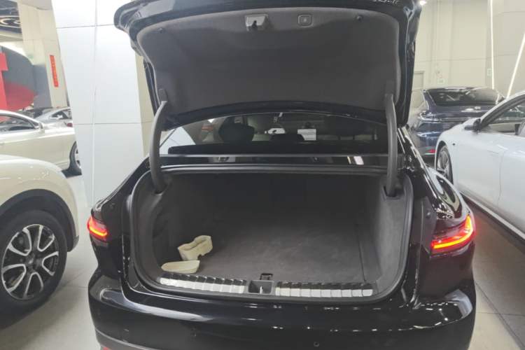 Used Nio ET7 2022 75 kWh Trunk