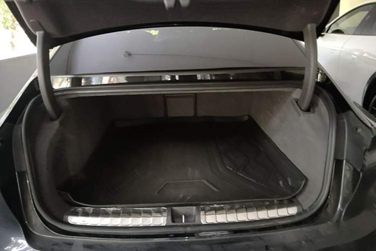 Used Nio ET7 2022 75 kWh Trunk