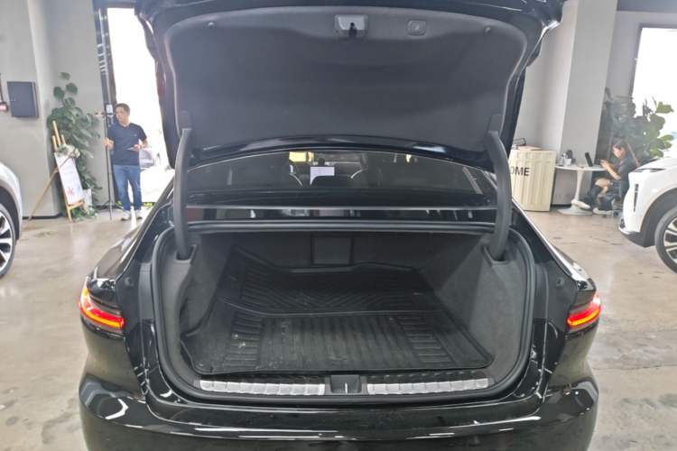 Used Nio ET7 2022 100kWh First Edition Trunk