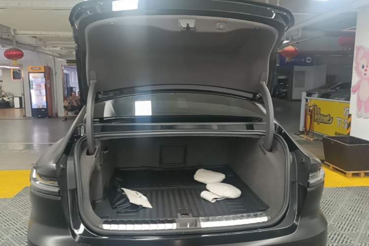 Used Nio ET7 2022 100kWh First Edition Trunk