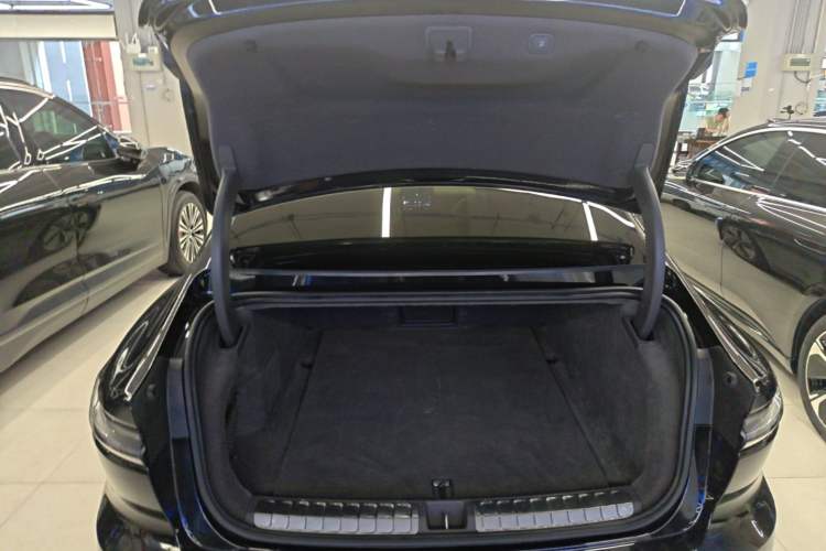 Used Nio ET7 2022 100 kWh Trunk