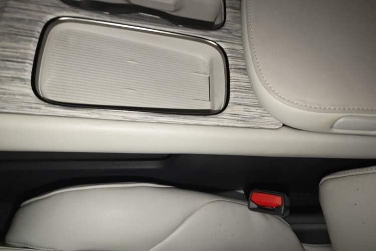 Used Nio ET7 2022 100 kWh Audio And AC Panel