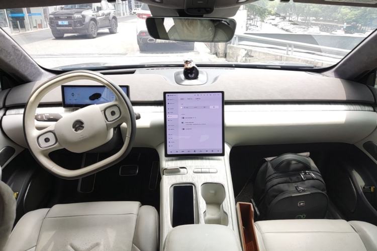 Used Nio ET7 2022 100kWh First Edition Center Console