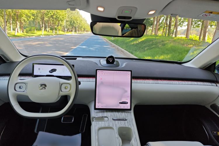 Used Nio ET7 2022 100kWh First Edition Center Console
