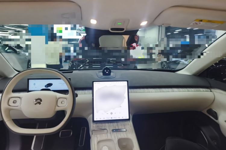 Used Nio ET7 2022 100 kWh Center Console