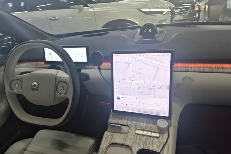 Used Nio ET7 2022 100kWh First Edition Center Console