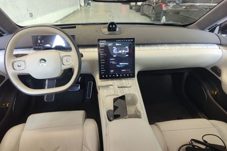 Used Nio ET7 2022 100kWh First Edition Center Console