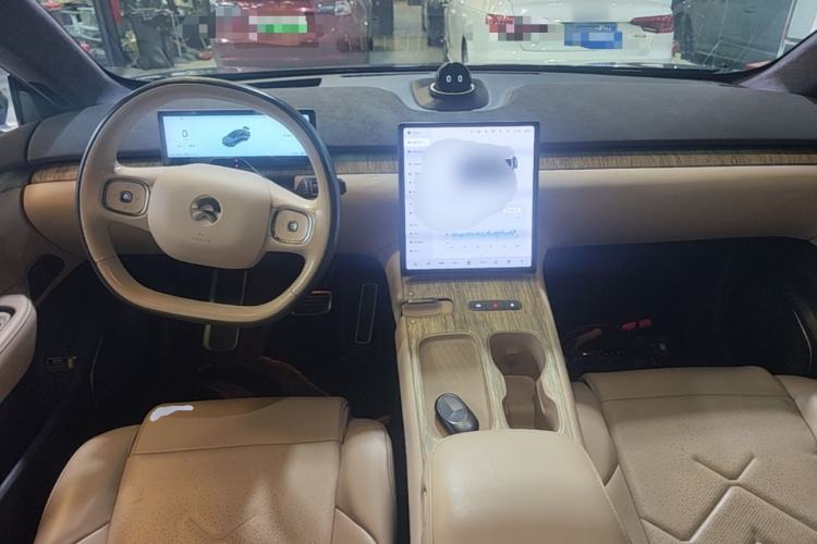 Used Nio ET7 2022 75 kWh Center Console