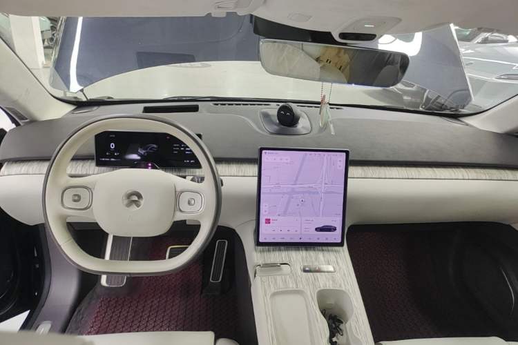 Used Nio ET7 2022 75 kWh Center Console
