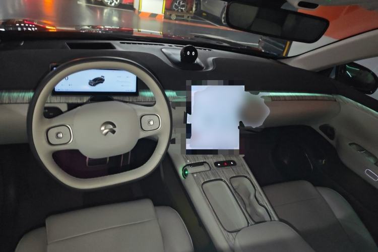 Used Nio ET7 2022 100 kWh Center Console