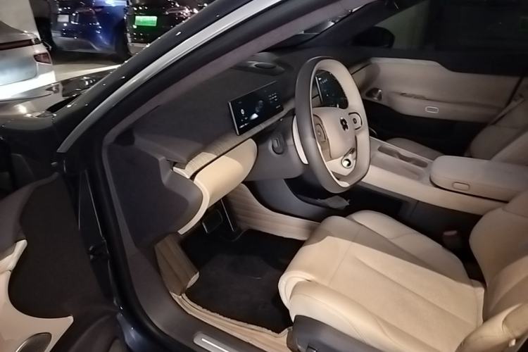 Used Nio ET7 2022 75 kWh Driver Seat