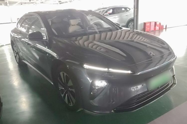Used Nio ET7 2022 75 kWh Front Right 45 Deg