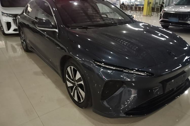 Used Nio ET7 2022 75 kWh Front Right 45 Deg