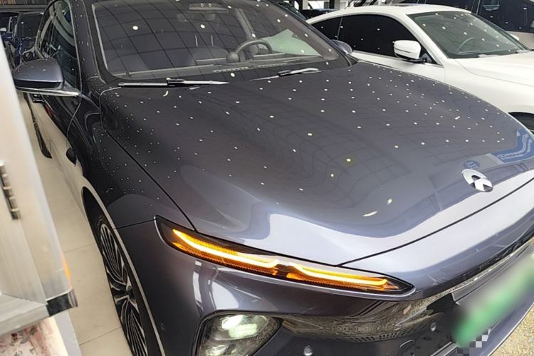 Used Nio ET7 2022 75 kWh Front Right 45 Deg