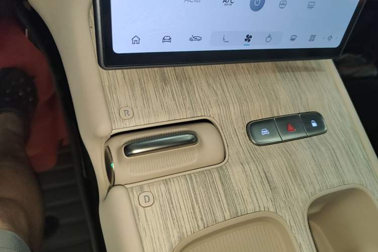 Used Nio ET7 2022 100 kWh Gear Lever