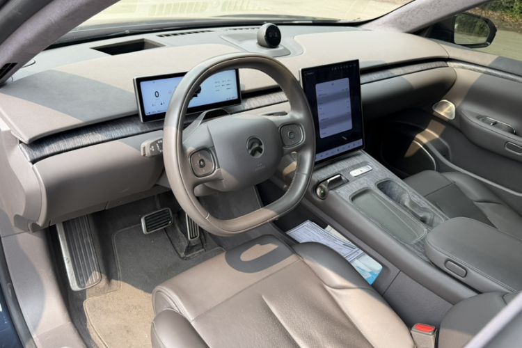 Used Nio ET7 2022 75 kWh Interior 2