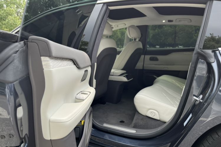 Used Nio ET7 2022 100 kWh Interior 4