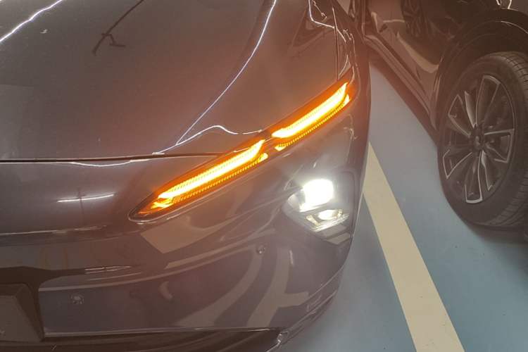 Used Nio ET7 2022 100 kWh Left Front Headlight