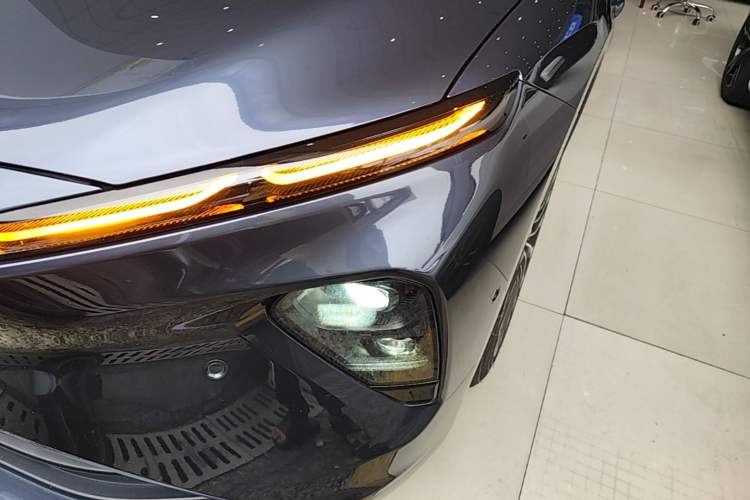 Used Nio ET7 2022 75 kWh Left Front Headlight