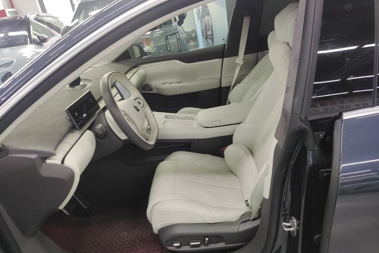 Used Nio ET7 2022 75 kWh Left Front Seat