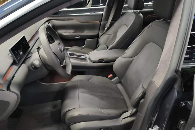 Used Nio ET7 2022 75 kWh Left Front Seat