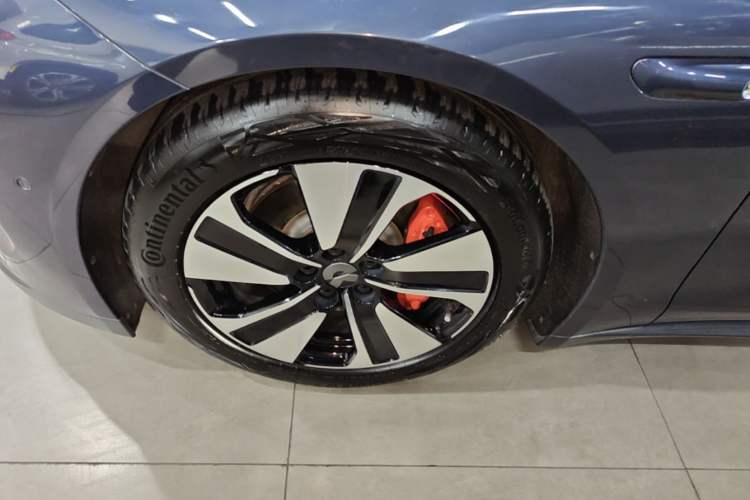 Used Nio ET7 2022 75 kWh Left Front Wheel Hub