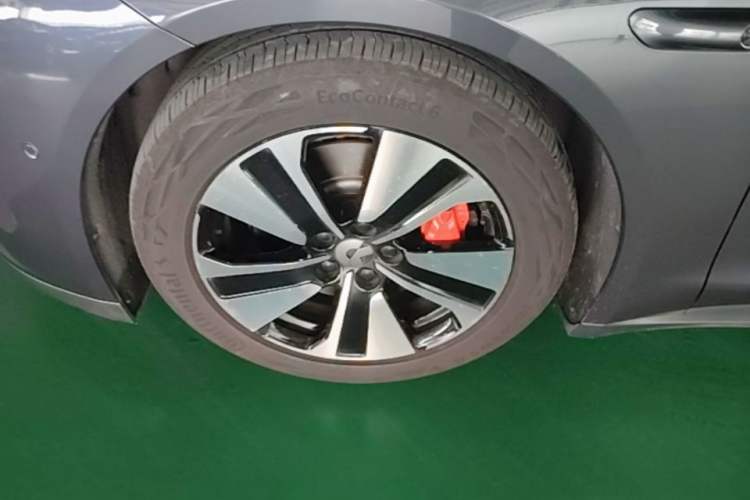 Used Nio ET7 2022 75 kWh Left Front Wheel Hub