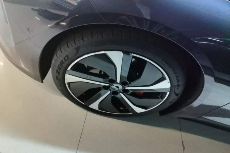 Used Nio ET7 2022 100kWh First Edition Left Front Wheel Hub