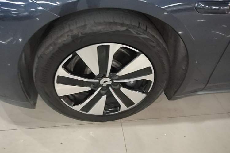 Used Nio ET7 2022 75 kWh Left Front Wheel Hub