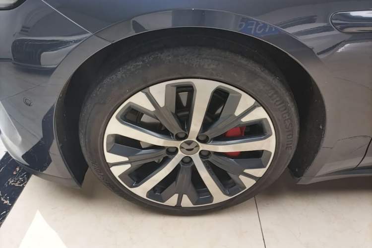 Used Nio ET7 2022 75 kWh Left Front Wheel Hub