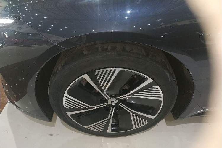 Used Nio ET7 2022 100kWh First Edition Left Front Wheel Hub