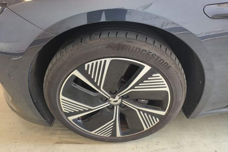 Used Nio ET7 2022 100kWh First Edition Left Front Wheel Hub