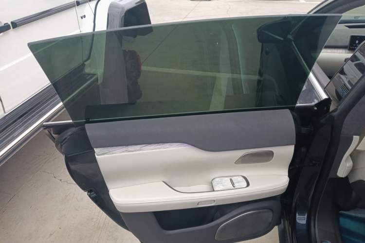 Used Nio ET7 2022 100kWh First Edition Left Rear Door Interior