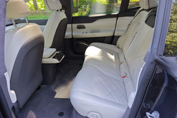 Used Nio ET7 2022 100kWh First Edition Left Rear Seat