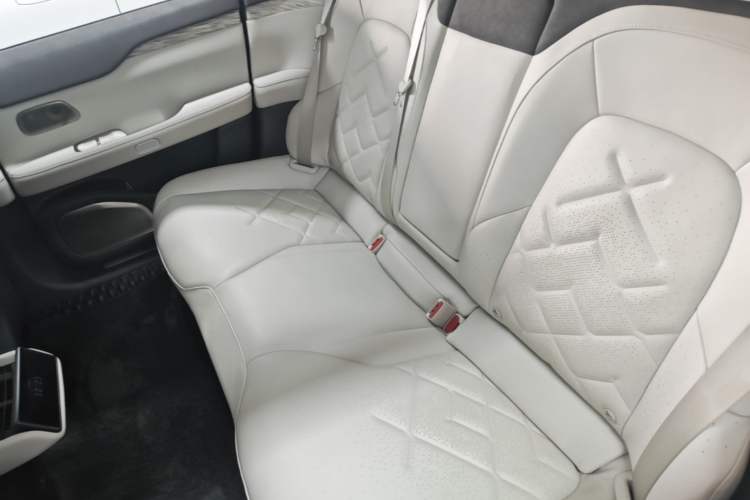 Used Nio ET7 2022 100kWh First Edition Left Rear Seat