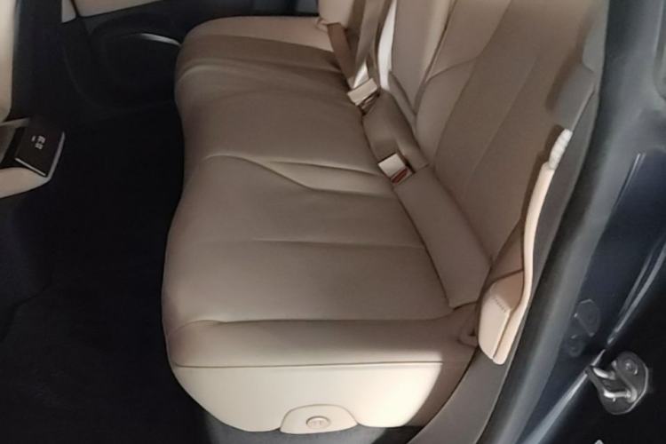 Used Nio ET7 2022 75 kWh Left Rear Seat