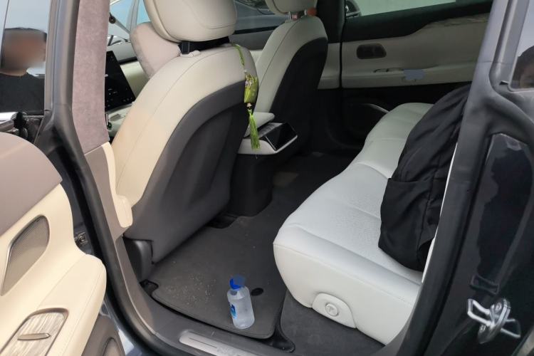Used Nio ET7 2022 75 kWh Left Rear Seat